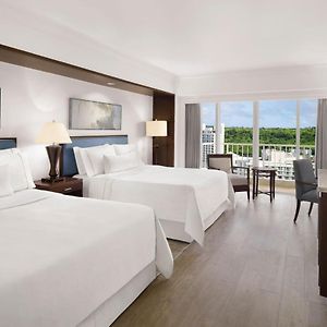 Executive level Club Guest room 2 Queens Partial ocean view High floor Balcony