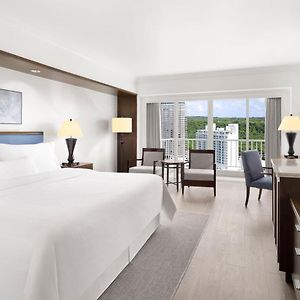 Executive level Club Guest room 1 king Ocean view High floor Balcony